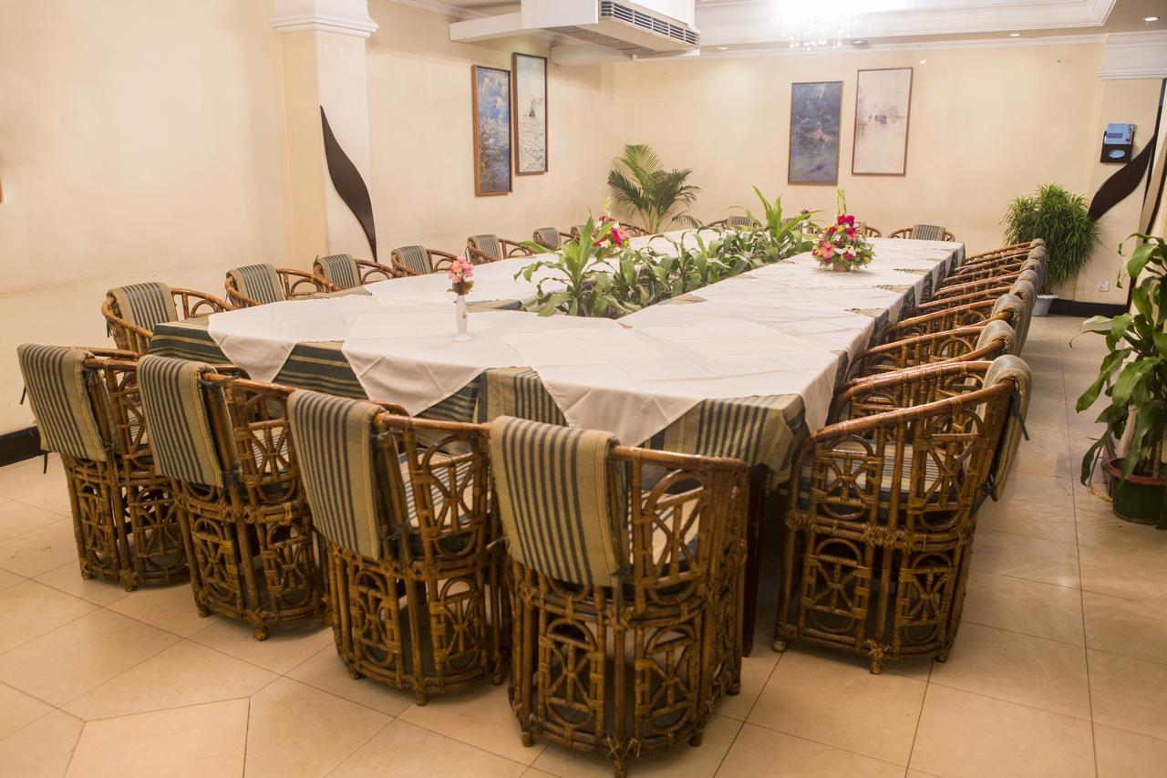 Meridian Hotel & Restaurant Dakhin Kattali Екстериор снимка