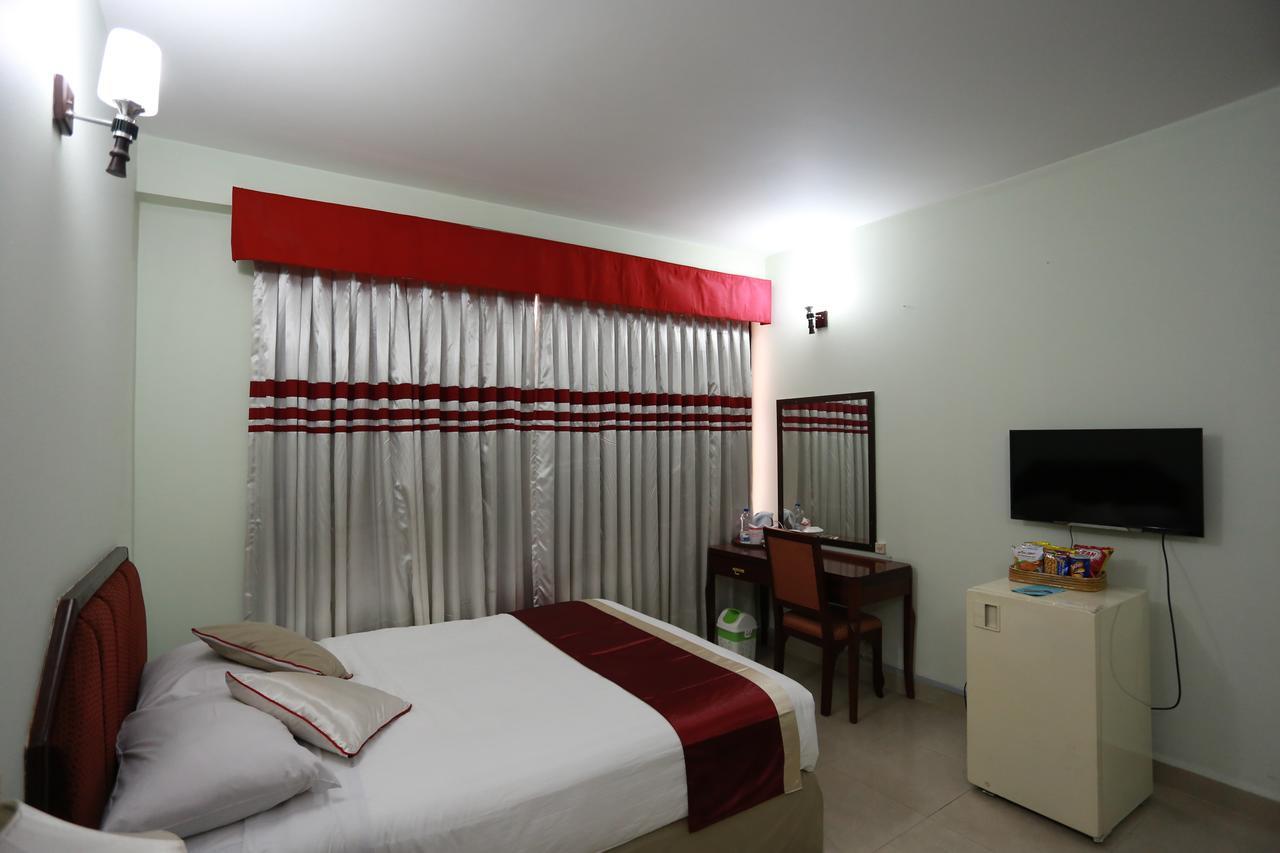 Meridian Hotel & Restaurant Dakhin Kattali Екстериор снимка