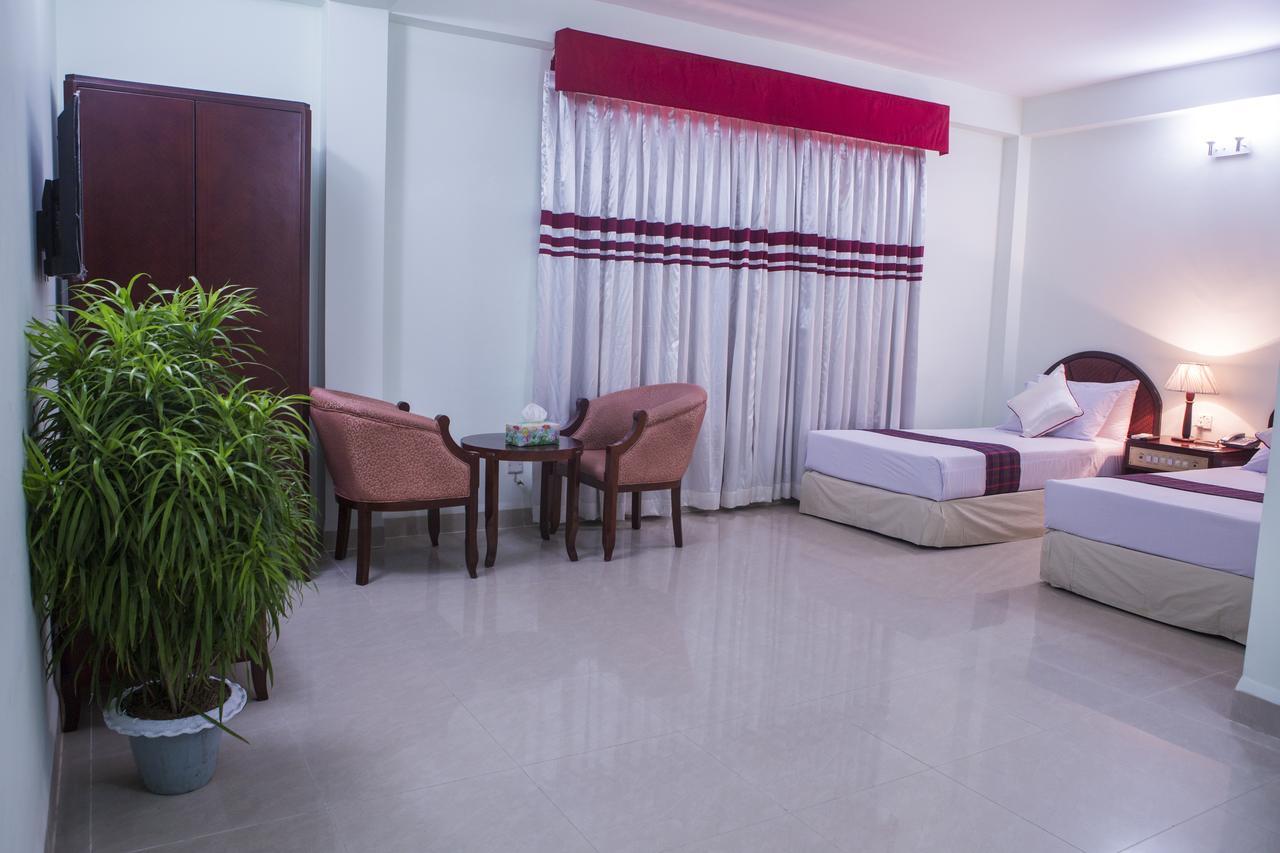 Meridian Hotel & Restaurant Dakhin Kattali Екстериор снимка