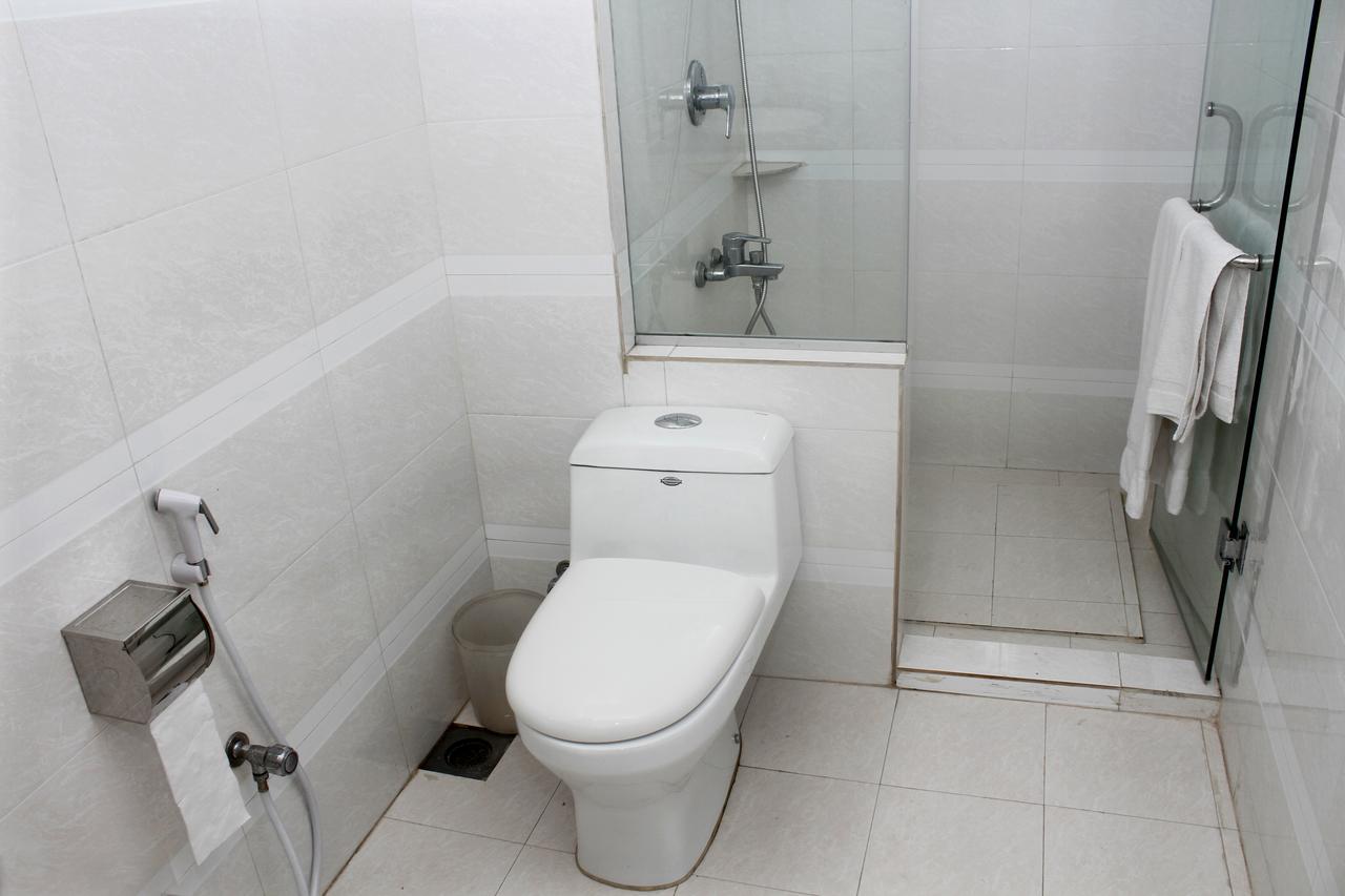 Meridian Hotel & Restaurant Dakhin Kattali Екстериор снимка